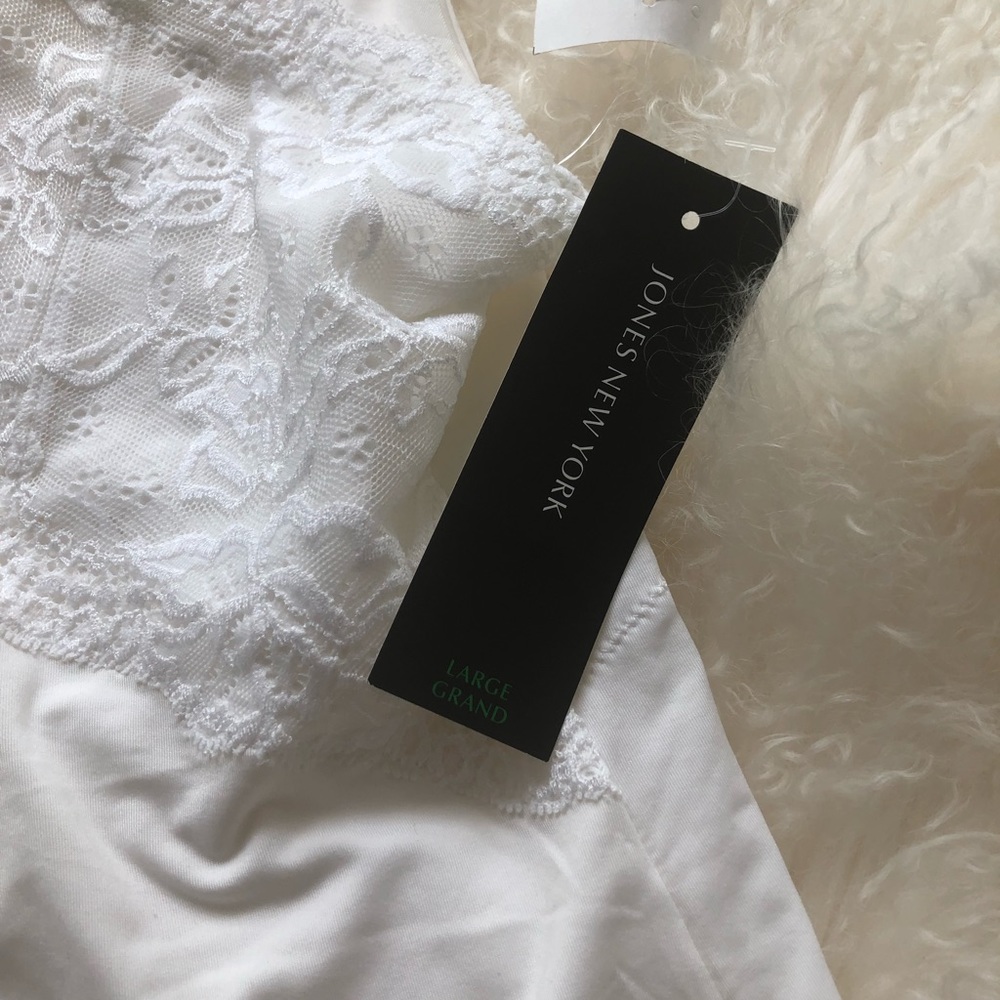BNWT Jones New York women classic lace embroidered pajama top in size large!! - Picture 7 of 10
